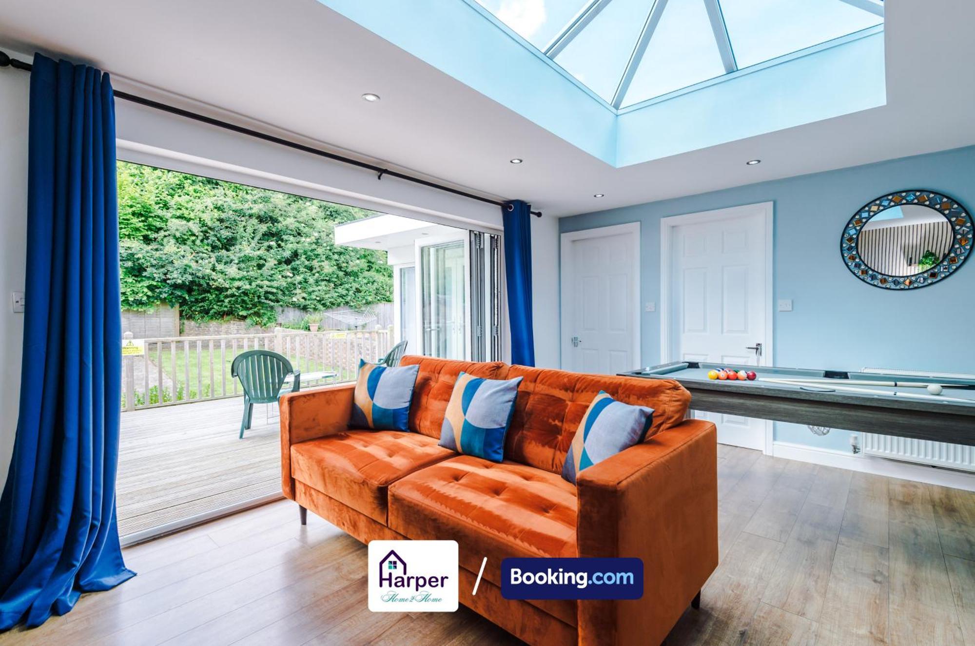 Spacious Detached Bungalow By Harperletting Short Lets & Serviced Accommodation Buckely With Pool Table & Driveway Buckley Esterno foto