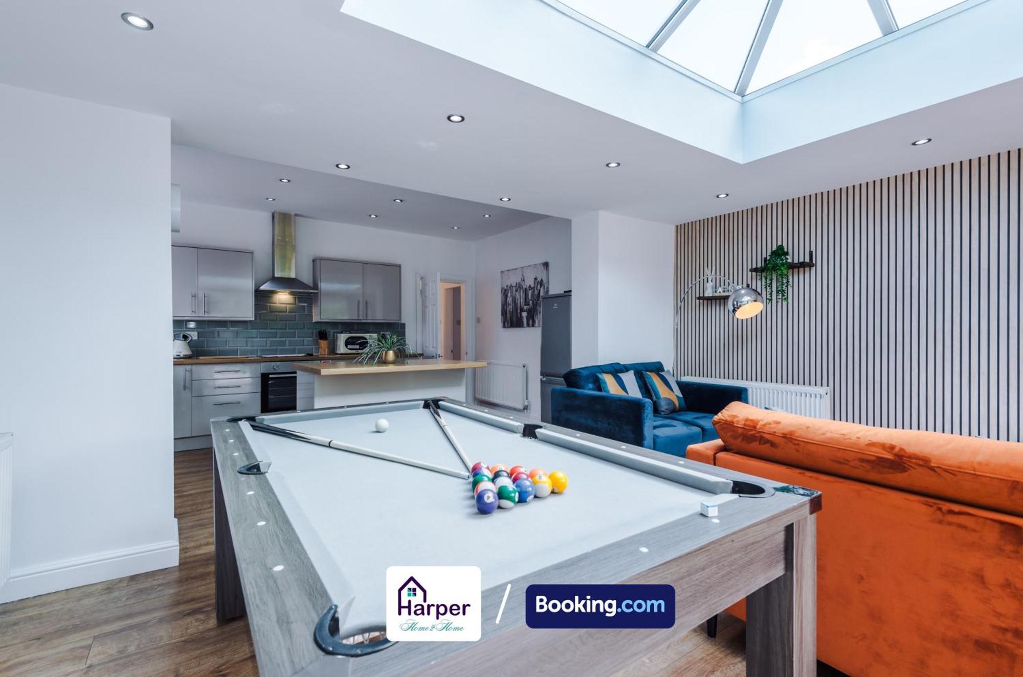 Spacious Detached Bungalow By Harperletting Short Lets & Serviced Accommodation Buckely With Pool Table & Driveway Buckley Esterno foto