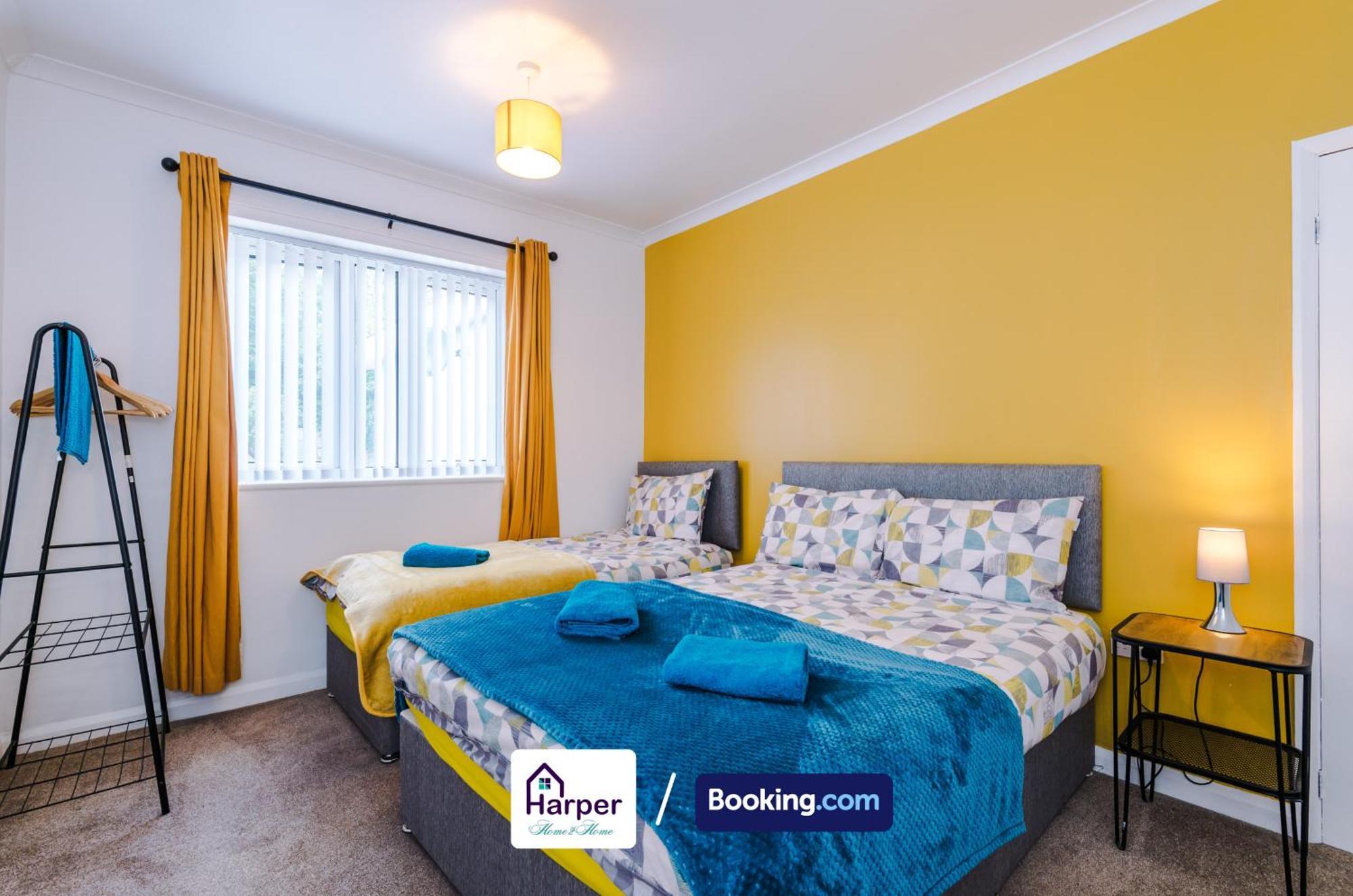 Spacious Detached Bungalow By Harperletting Short Lets & Serviced Accommodation Buckely With Pool Table & Driveway Buckley Esterno foto