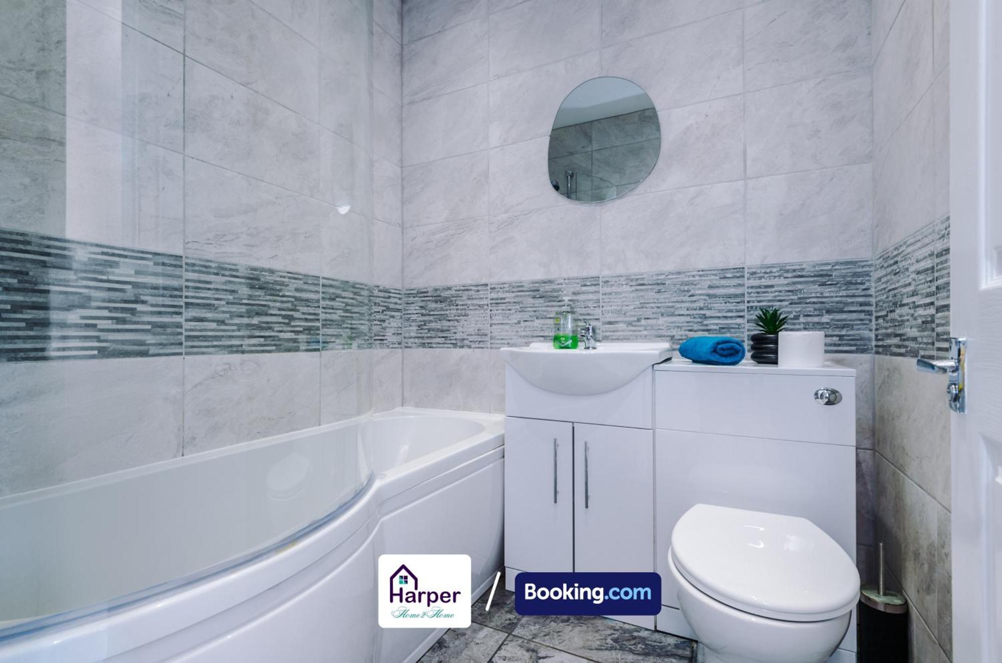 Spacious Detached Bungalow By Harperletting Short Lets & Serviced Accommodation Buckely With Pool Table & Driveway Buckley Esterno foto