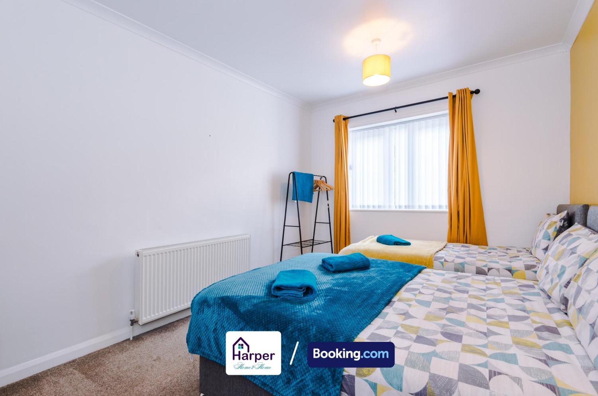 Spacious Detached Bungalow By Harperletting Short Lets & Serviced Accommodation Buckely With Pool Table & Driveway Buckley Esterno foto